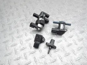 Honda 18661-mje-d00 2015 14-18 Cbr650f Oem Air Valves Sensors Lot Map Maf Temperature