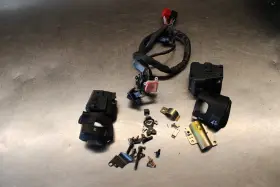 Honda 35020-mcs-l01 2004 St1300 Left Right Switch Assembly For Parts 35013-mcs-l00 Honda 35020-mcs-l01 2004 St1300 Left Right Switch Assembly For Parts 35013-mcs-l00
