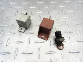 Piaggio 584521 2003 00-03 Lt 150 Lt150 Lot Misc Relay Electric Sensor Works Oem