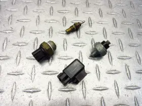 Suzuki 17680-33e00 37820-33d10 2000 97-00 Gsxr600 Gsxr 600 Oem Sensor Switch Relay Lot Oil Temp Fan
