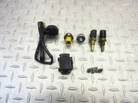 Suzuki 37820-33d10 37730-20f00 2005 05-09 Sv650 Sv650s Oem Sensors Neutral Oil Temp Tip Tested Lot