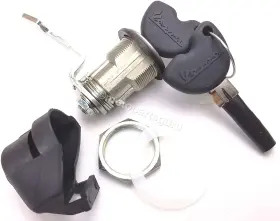 Vespa 299676 2013 Gts300 Ie Oem Top Case Lock And Key V-2 Vespa 299676 2013 Gts300 Ie Oem Top Case Lock And Key V-2