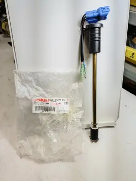Yamaha 6e5-85720-06-00 6e5-85720-05 Oil Level Sensor